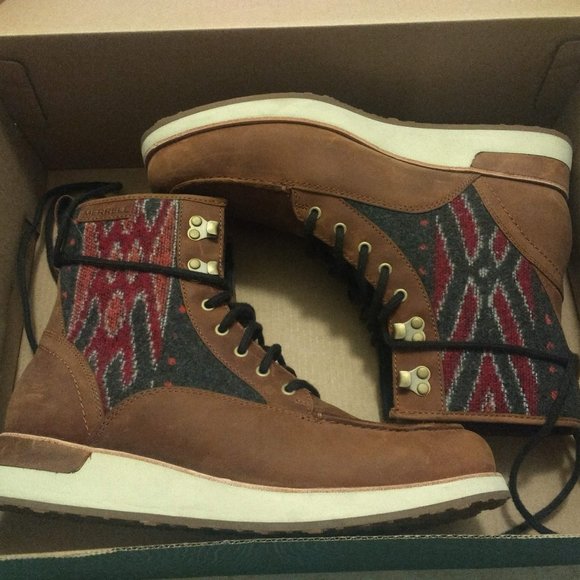 Merrell Shoes - Merrell Roam Mid Boots - worn only once!